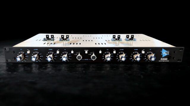 🇺🇸 Du nouveau dans la chaîne de mastering !

L’égaliseur API 5500 custom vient de prendre place dans le rack.
Il complète idéalement notre chaîne analogique avec le punch et la profondeur qui ont fait sa réputation 🔥
Petite touche supplémentaire de caractère et de précision grâce aux célèbres AOP Red Dot.
Nous avons hâte de vous faire découvrir le résultat sur vos prochaines productions. ✨

#Mastering #API5500 #ProAudio #MusicProduction #MasteringStudio